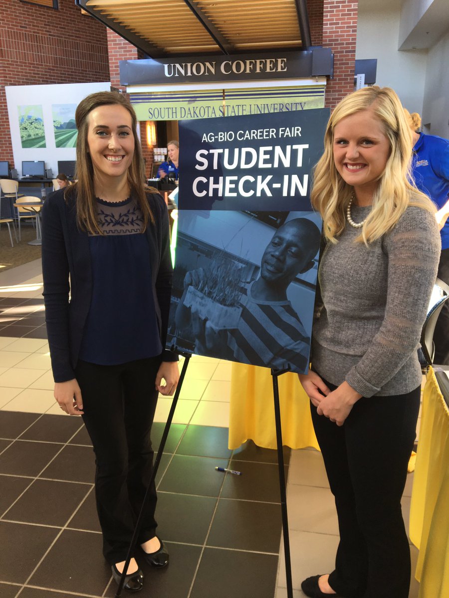 NicoleKnips's tweet photo. Career fair✅ @Principles_Nutr https://t.co/Yoa9WAb6vB