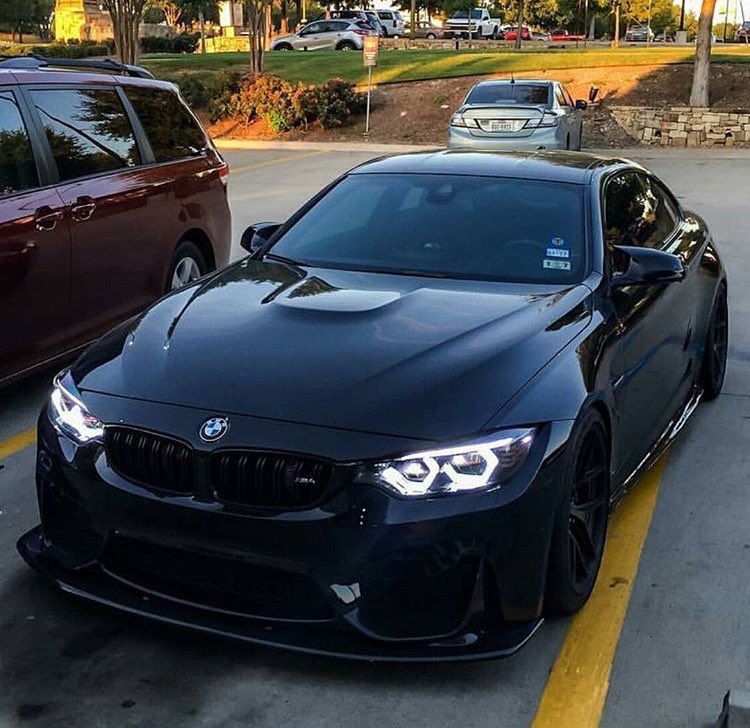 Carfluence's tweet photo. Retweet for Mercedes C63
Fav for BMW M4 https://t.co/P9A9Okf1Rd