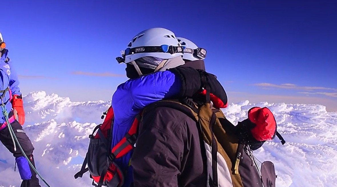 ChimborazoTV's tweet photo. ¡¡¡Objetivo conseguido!!! Micha y @EgoZoz llegan a la cima del Chimborazo. 👏👏👏 #ChimborazoFinal #Chimborazo11 https://t.co/AExPzwUnEv