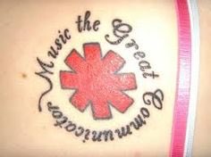 jabitosidecar's tweet photo. Music: the great communicator... #MPEEM #RHCPMadrid @RHCPchad #kiedis #flea #klinghoffer https://t.co/qvyKvHC2Xi https://t.co/wbuLOfHsyF