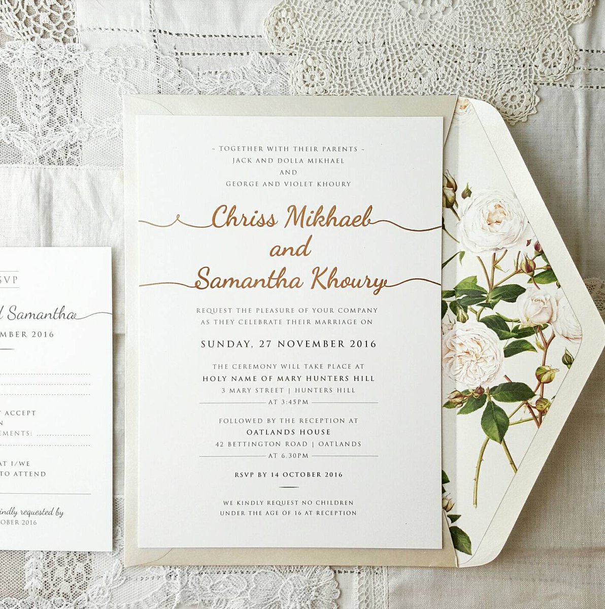lil_paperpantry's tweet photo. More of this botanical beauty #goldfoiling #gold #botanical #flowers #flowerstagram #envelopelining #calligraphy #calligritype #curlyfonts https://t.co/5II6jck2pW