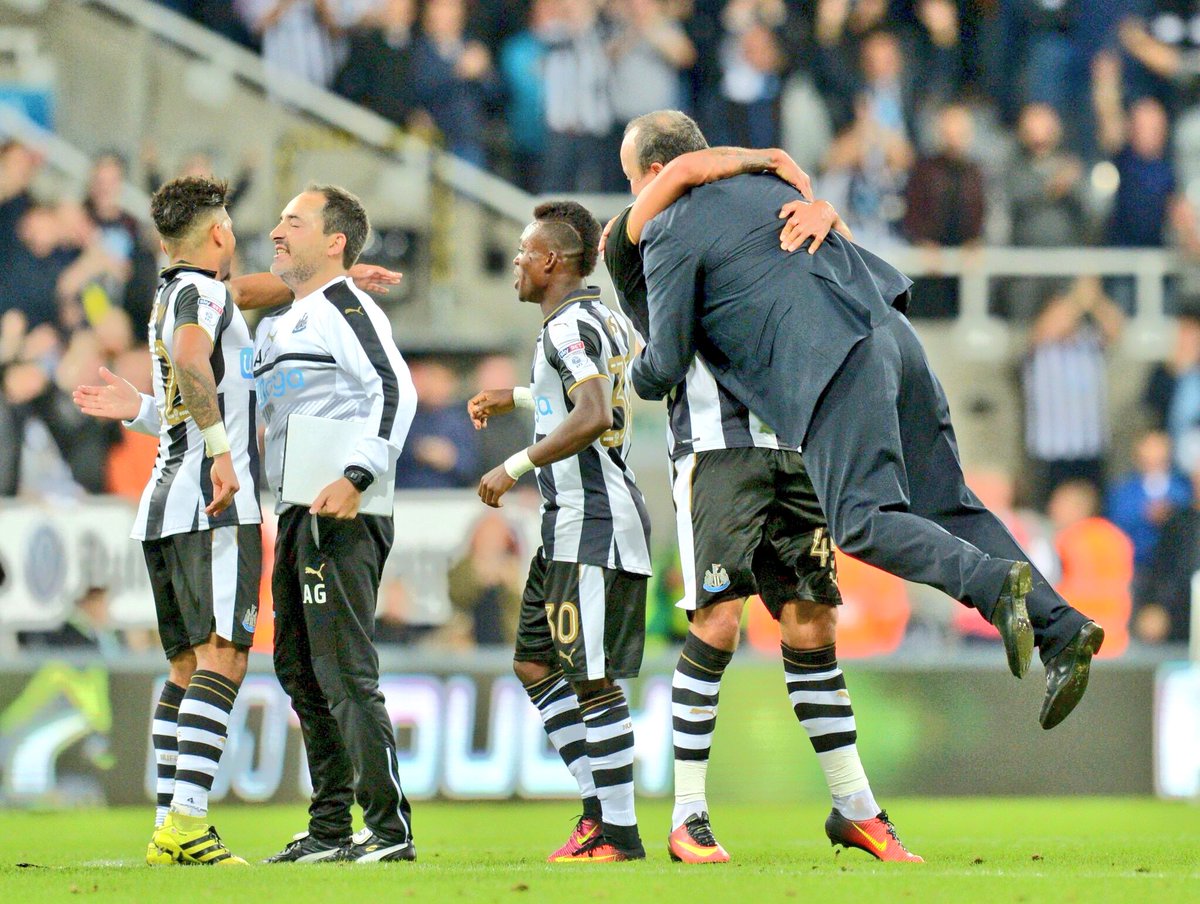 BSmith's tweet photo. Rafa Benitez, ladies and gentleman. And all without the need for a cape. #NUFC #LFC (h/t @BeardedGenius) https://t.co/y2KJwIZFYz