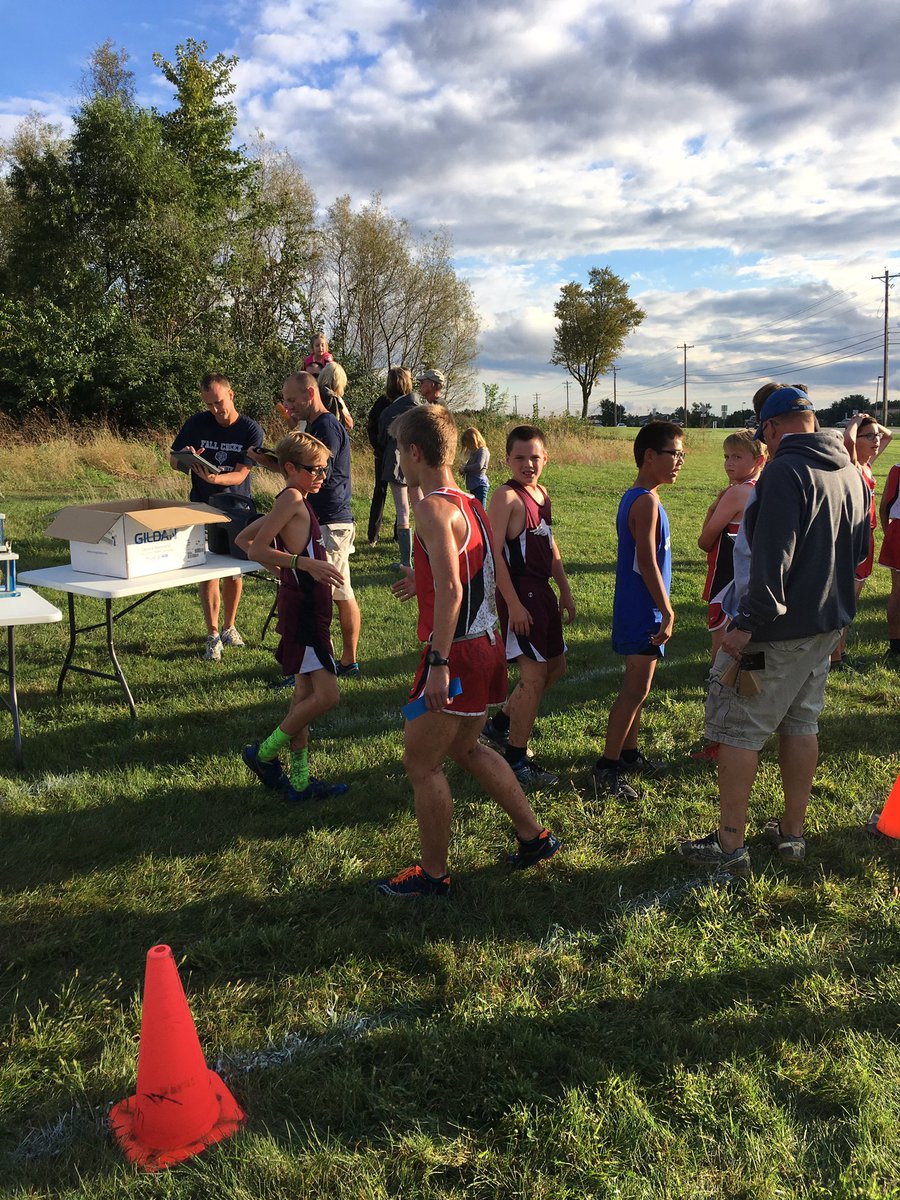 FCIFalcons's tweet photo. Classy...winner of the boys' junior high CC meet congratulates other runners. Sportsmanship extraordinaire! #HSEPride @FJHChargers https://t.co/pCngnlNmt2