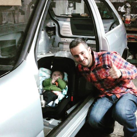 RallyMarySierra's tweet photo. Luego del fuerte vuelco del fin de semana en el #RallyAzul @elmorosegura comenzó a construir un nuevo auto para estar en el #RallyAyacucho https://t.co/Eu1GQPsNp5