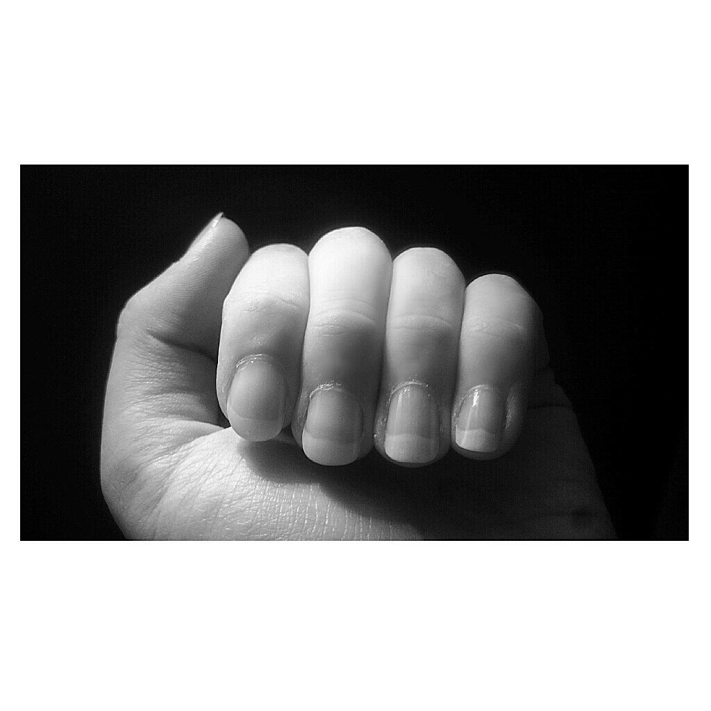 ArSorserez's tweet photo. Souvenir de mes ongles, post manucure. Cela fait une éternité qu'ils n'ont pas été aussi longs. #ManucureTime 💅 16 Place Vendome #ColorRich https://t.co/gJIUNdpYe0