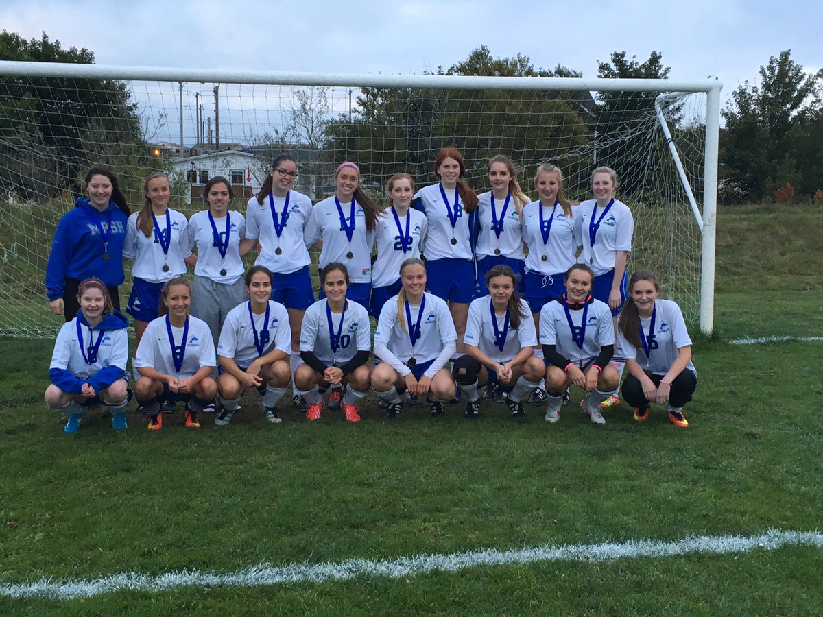 Girls 4A regional silver medalists. <a href="/___Keeley___/">Keeley</a> <a href="/emmakj13/">Emma King-Jesso</a> @hanmccathy <a href="/kenzieehiscock/">mackenzie hiscock</a> <a href="/Hanloncourtney/">Courtney Hanlon</a> 💙