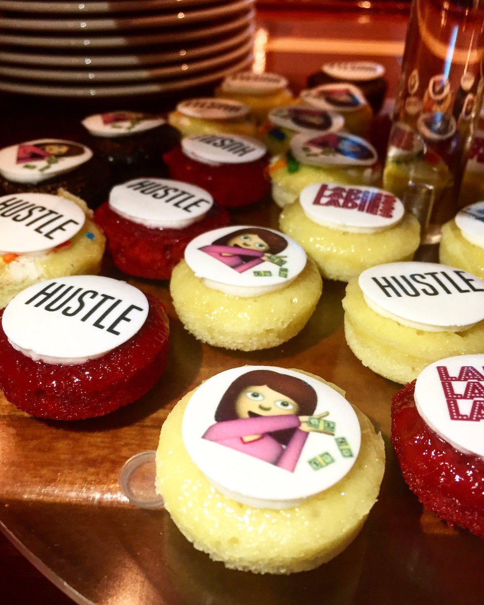 ameyaacharya's tweet photo. Obsessed with @spotsnyc's amazing cupcakes. @square #ladieswholaunch #hustle 💸👑 https://t.co/gKRS9GjFUV