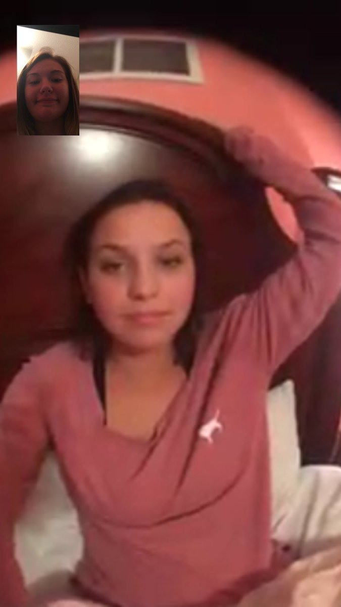 calinicolebrown's tweet photo. a single ass bitch somebody get w her (her words) https://t.co/xDEhY6M2Zc