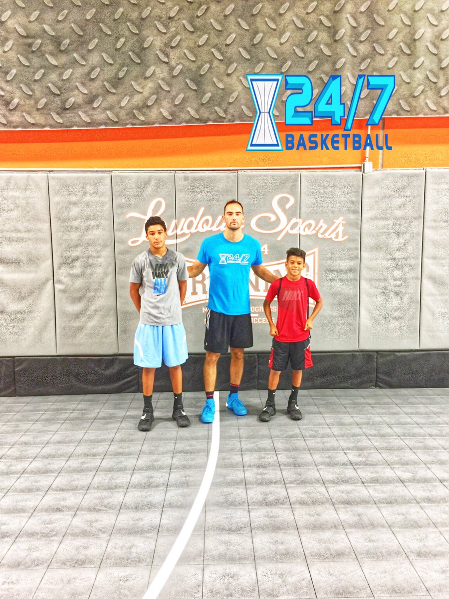 dylancranebball's tweet image. Good working with my guys @gavin.harvey12 and @bryson.harvey21 🏀🏀⌛️ #24_7basketballtraining #2tim4 #ballislife @coachjon24_7