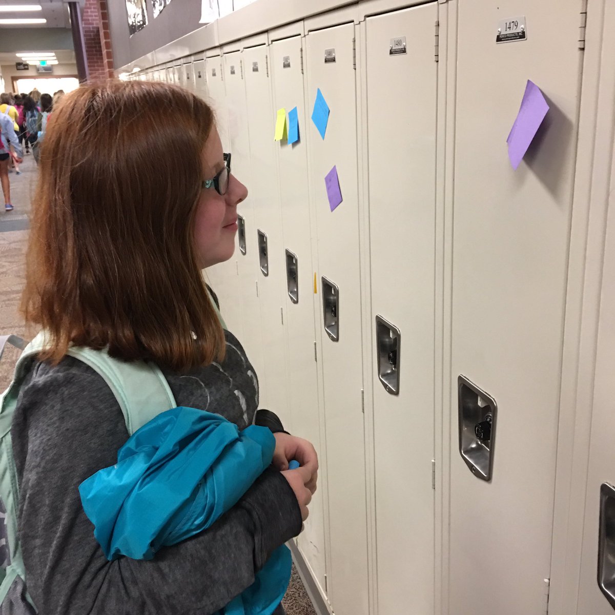 BoxbergerNWMS's tweet photo. Left school today with smiles on our faces! #positivityactivity #stickynotes @NWMS_StudentCo @NobWestMS https://t.co/wgArgqt3O1