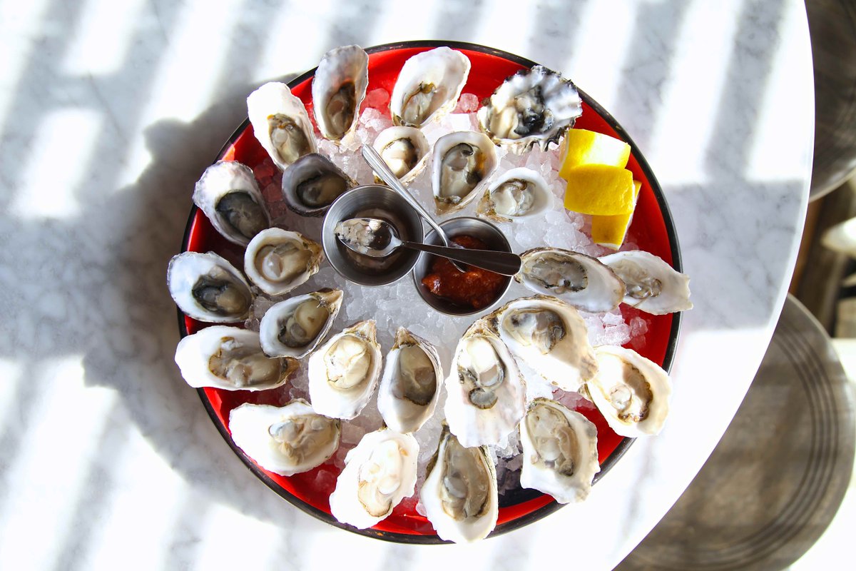 The One-Two Punch: A Date Night Dinner In Drinks Guide - perfect for a Thursday night. eeeeeats.it/1N0dXUN