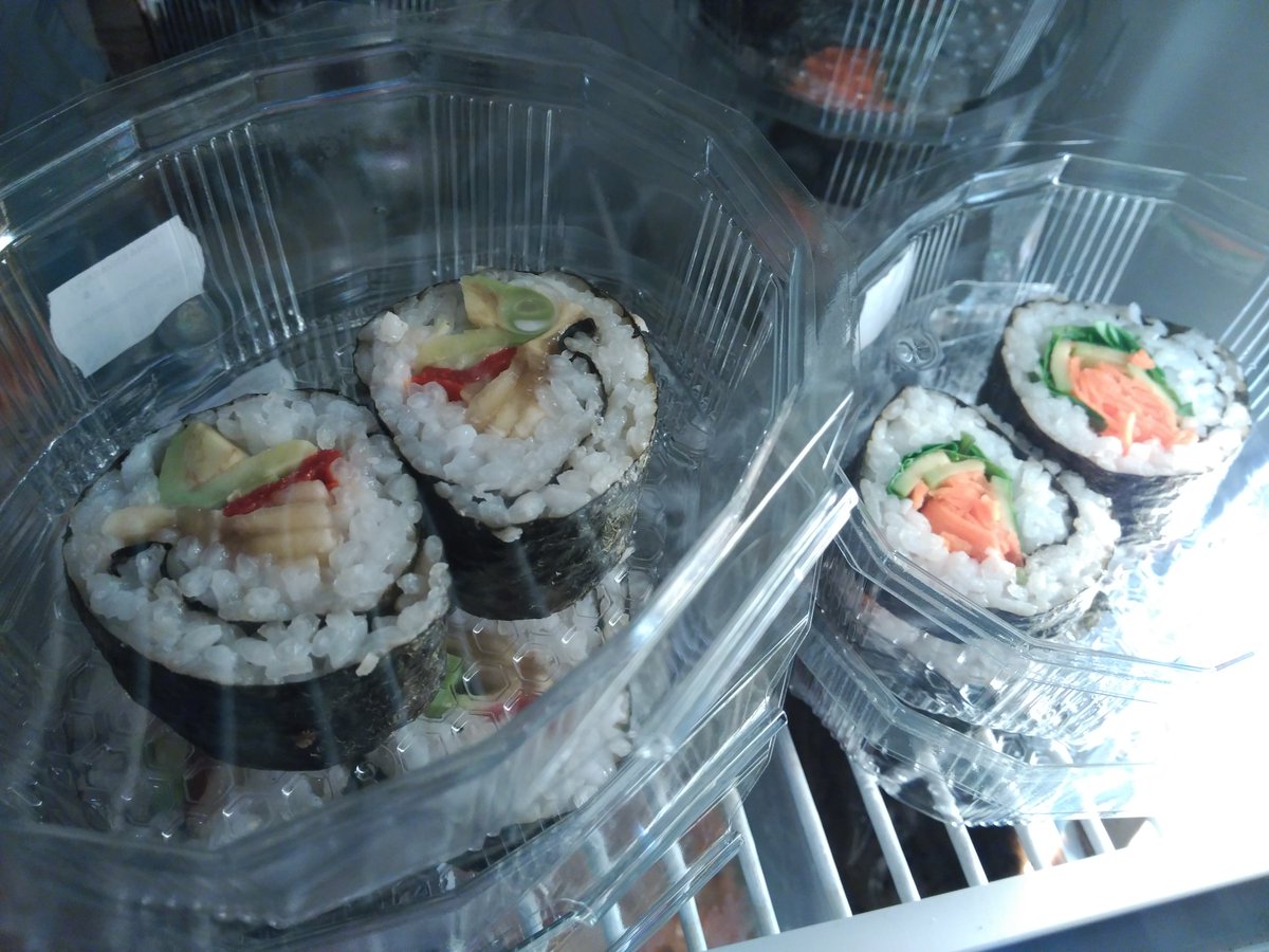 burgermel's tweet photo. Estamos de reestreno #sushivegano #burgermel #comidaparallevar #veganfastfoodlovers https://t.co/Mc58QaLe9q