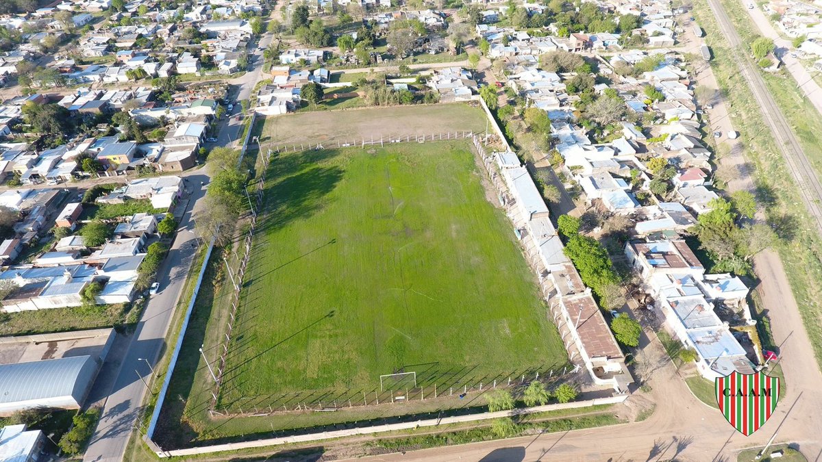 compartimos con ustedes fotos actuales de como va progresando el césped de nuestro campo de juego! #VamosTricolor 🇭🇺