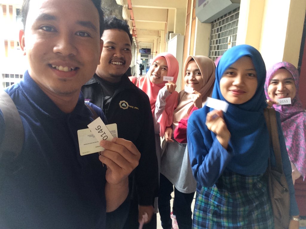asyrafaafiq's tweet photo. Kami dah mengundi. Anda bila lagi? #FSGPadu #Pertema #PRKUitm https://t.co/J1bEmdM2eS