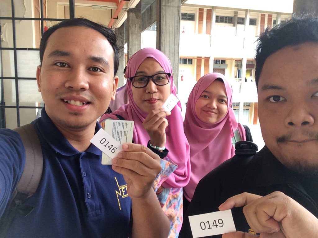 asyrafaafiq's tweet photo. Kami dah mengundi. Anda bila lagi? #FSGPadu #Pertema #PRKUitm https://t.co/J1bEmdM2eS
