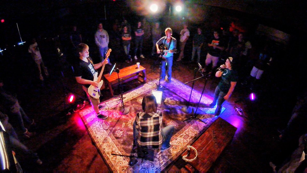 ebcpittstudents's tweet photo. Worship tonight! Great is our God! https://t.co/G8bbtQVT4E