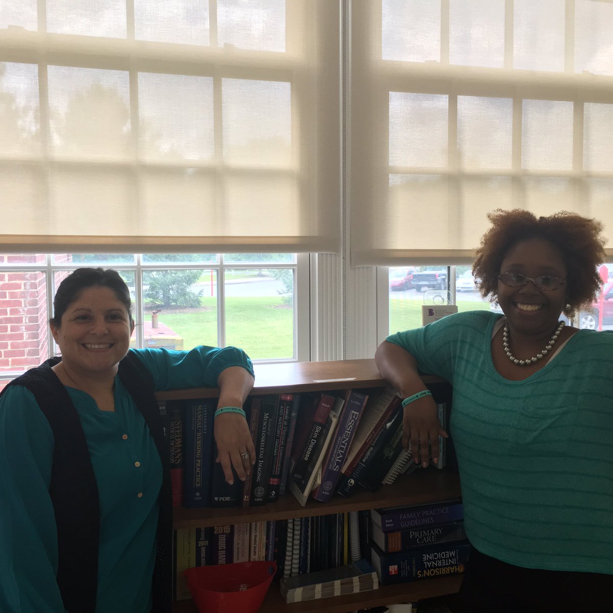 candyeyoung's tweet photo. #DEWearsTeal #delawarestateuniversity https://t.co/9bZbIq8cvF