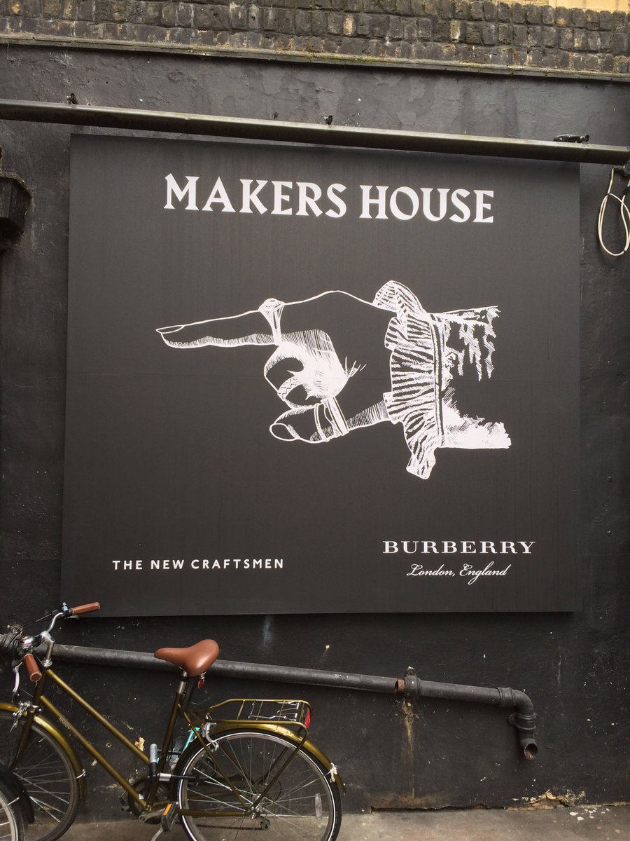 BiscuitsBooks's tweet photo. Yesterday was divine times @Burberry @thenewcraftsmen Makers House wooowwww @hollyfrean wooowwww @RosalindWyatt #stunningstuff https://t.co/adfqChstia
