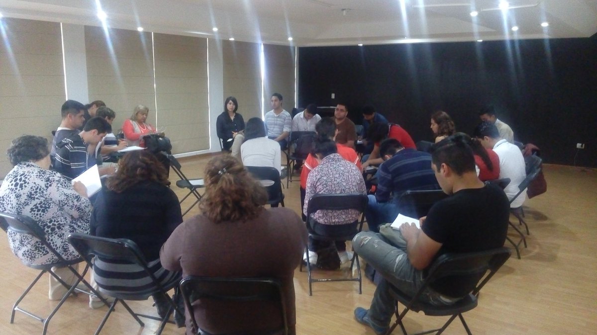 EDC_Dgo's tweet photo. 4a sesión ALUMNOS  @CDE_PRI_Durango taller 180 grados para LÍDERES desarrollo humano @AnavelFernandez @julioctmdgo https://t.co/897p4dowV3