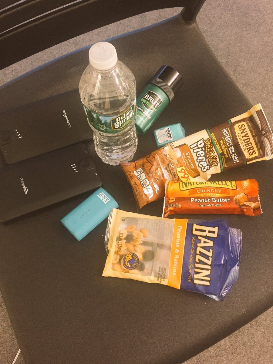 sree's tweet photo. How I survive a Social Media One-Night Stand. • Watch for great tips coming via #sreetips • 150+ great-looking attendees! https://t.co/Y1hUlOLJHg
