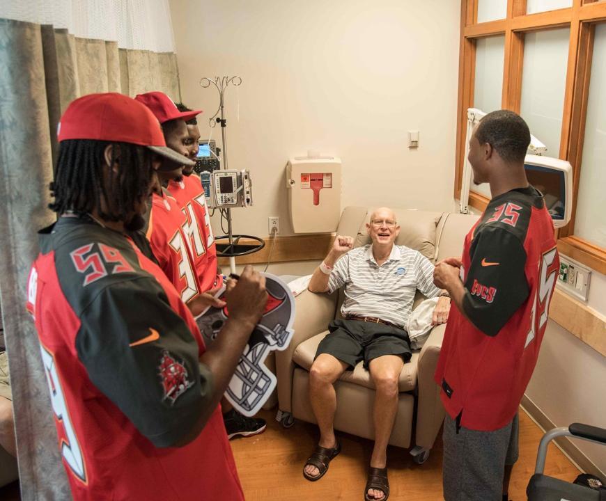 PlayerPositives's tweet photo. #Buccaneers rookies spent Tuesday morning with Moffitt Cancer Center patients and their families. #PlayerPositives (pic c/o @TBBuccaneers) https://t.co/kBwVy8cIqJ