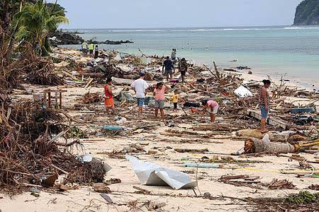 PeninaJoy's tweet photo. #NeverForget 
29.09.09 Lives lost in the Samoa Tsunami 
Lalomanu 2009 &amp; Lalomanu today https://t.co/suxWhhlzhr