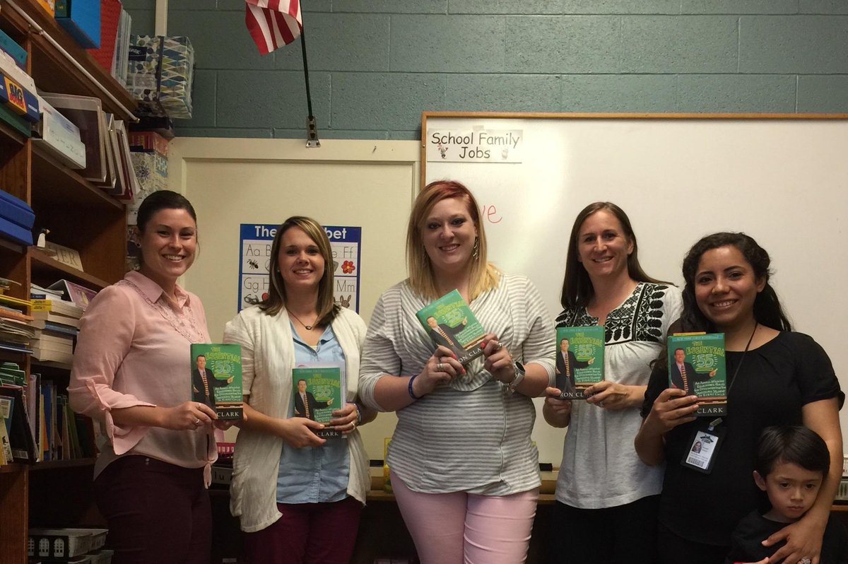 MsHaleyDean's tweet photo. Check out these Ts studying @ronclarkacademy Essential 55. These Ts are super leaders at @WISDMontessori ##LAMMPDS #LAMMbookstudy https://t.co/dpTiWICBCh