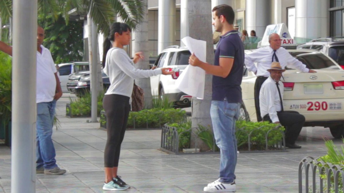 ¿ES MÁS IMPORTANTE COMPRAR UN iPHONE QUE ESTUDIAR? (EXPERIMENTO SOCIAL) loscontroladores.com/es-mas-importa… #loscontroladores