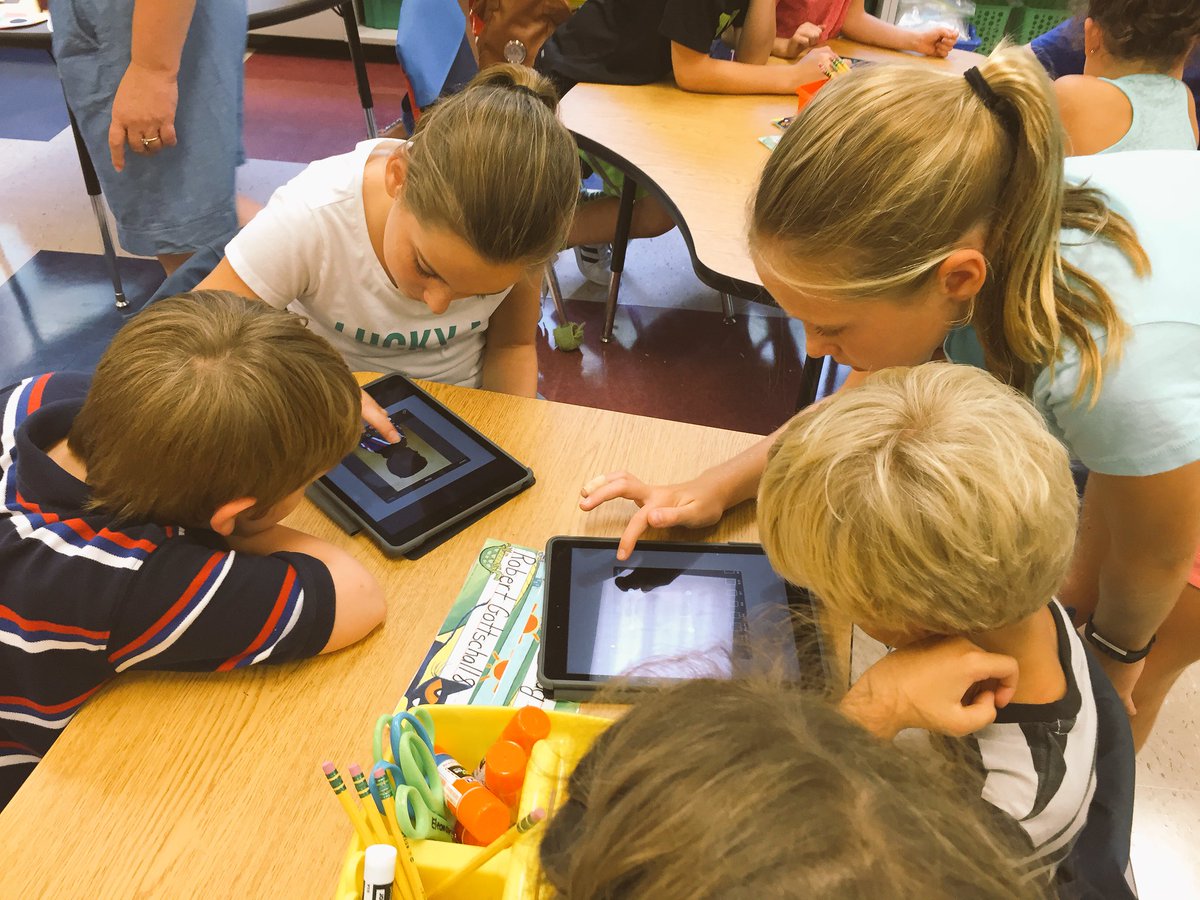 5C enjoyed working with our 1S buddies and pic collage to make silhouettes. #tatemtigerpride #erintegration