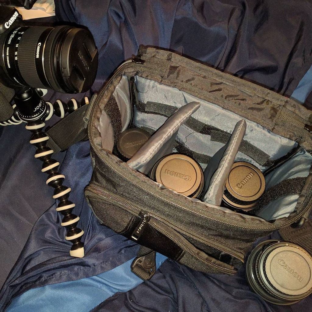 theryanesteves's tweet photo. The collection grows #canon #t2i #1855 #niftyfifty #1018 #sigma #70300 #quantaray #28200 https://t.co/96gtJz3hem https://t.co/RmlBufASyo