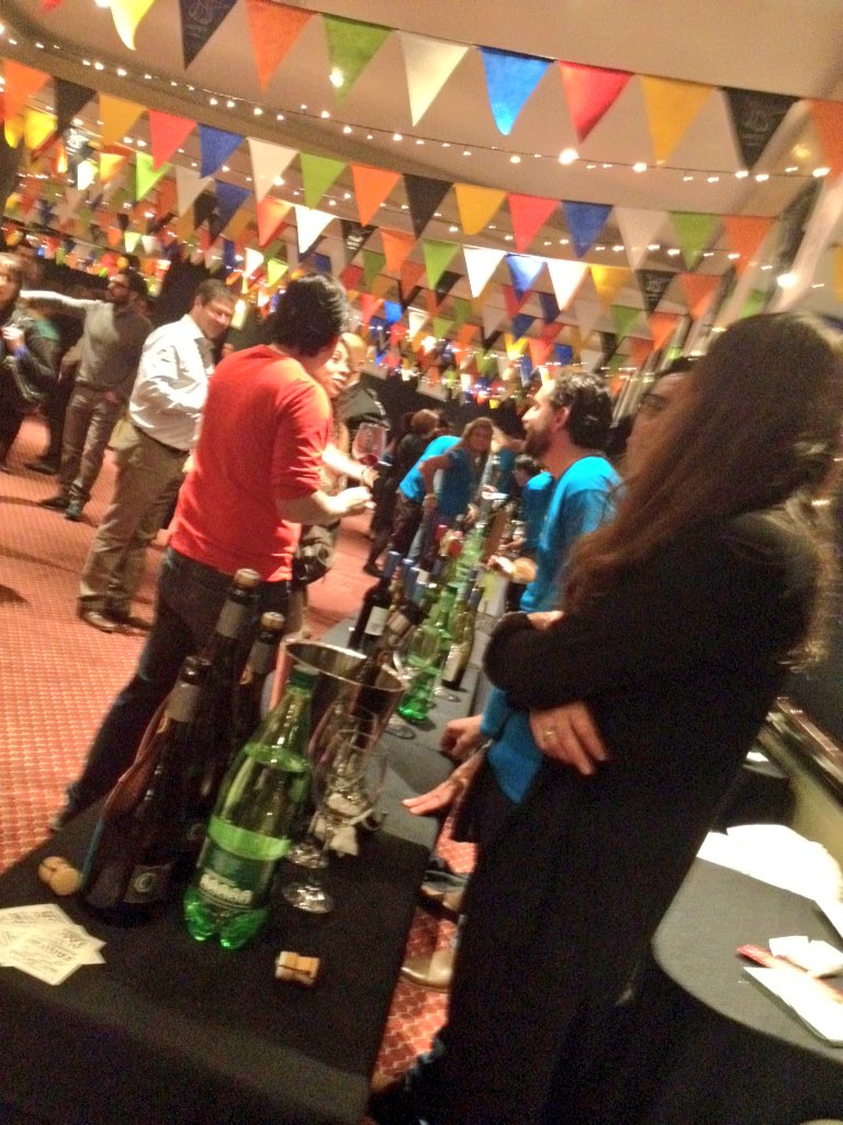 wherelunch's tweet photo. Los vinos mas entretenidos de la noche están en el sector de @movichile #FeriaDeVinosDeChile @HPSanFrancisco https://t.co/SnBTMJxUrb
