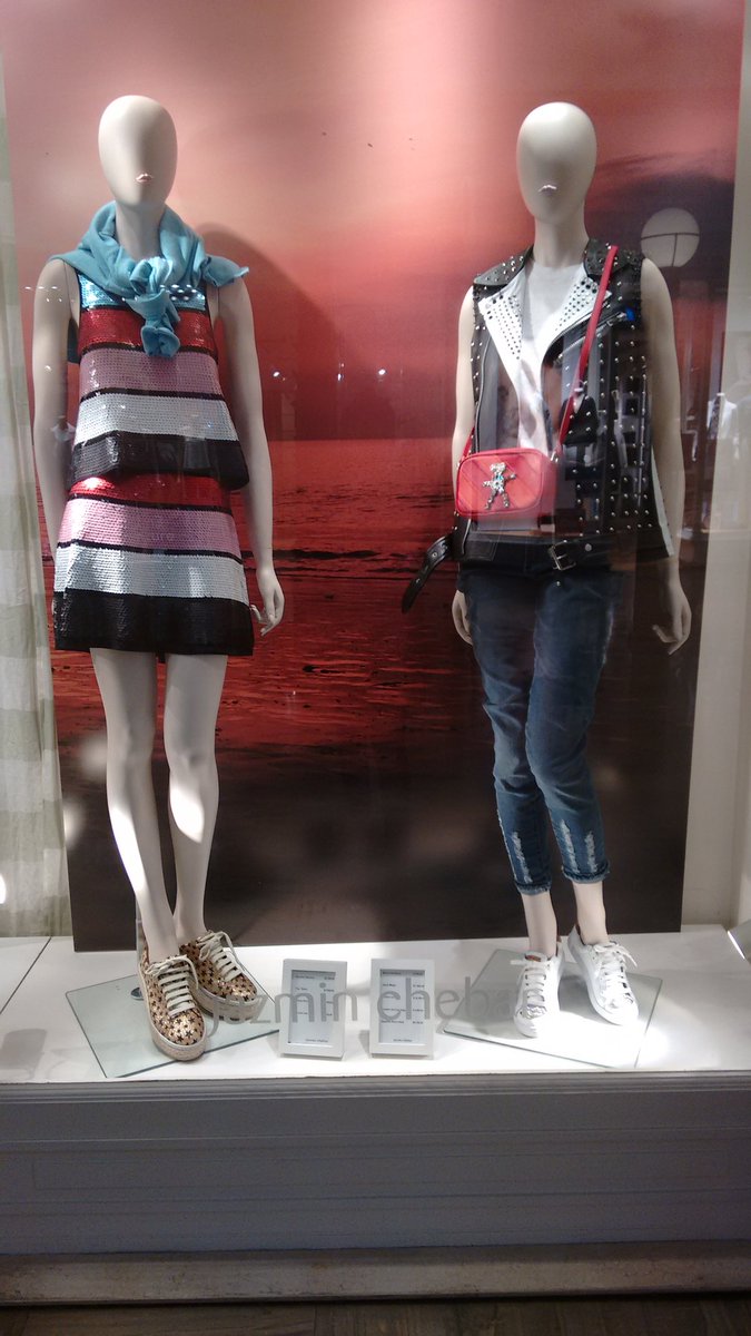 ROMAGArgentina's tweet photo. #EnVidriera La nueva temporada de @JazminChebar a puro color en lentejuelas y cuero! https://t.co/NS4qnxZ1nv