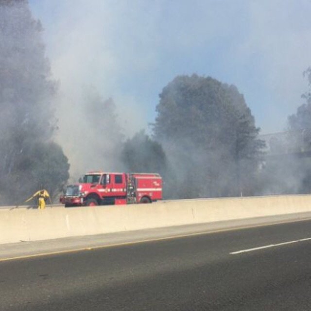 ksunradio's tweet photo. #newswednesday The fire that started yesterday in Petaluma has been contained but has caused damage to several houses and structures https://t.co/8uSGhjUQZe