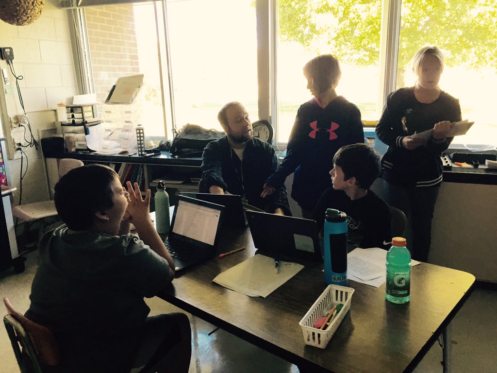 lisa_m_rieger's tweet image. Fifth graders put final touches on personal narratives. Writers celebration with families 6:30 pm!#EEE #icsdplc