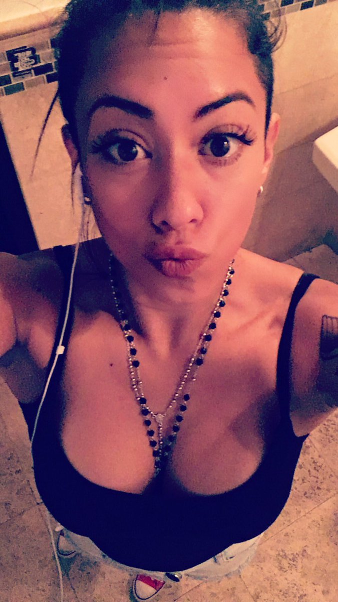 KaritoFoss's tweet photo. Hello Miami 🙃🙃🙃🙃!!! https://t.co/puhY6b9krN