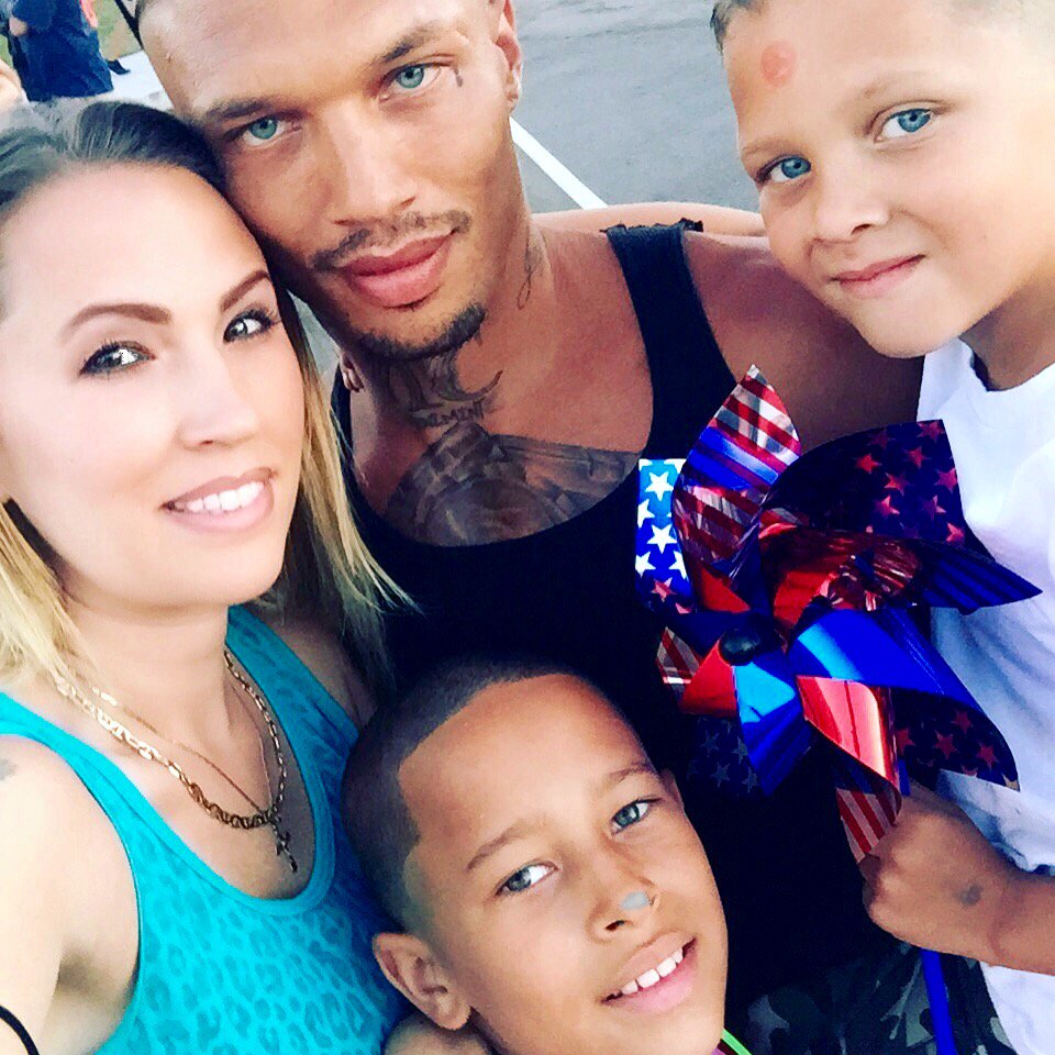 Post by JEREMY MEEKS on X: #family, image size:960x960