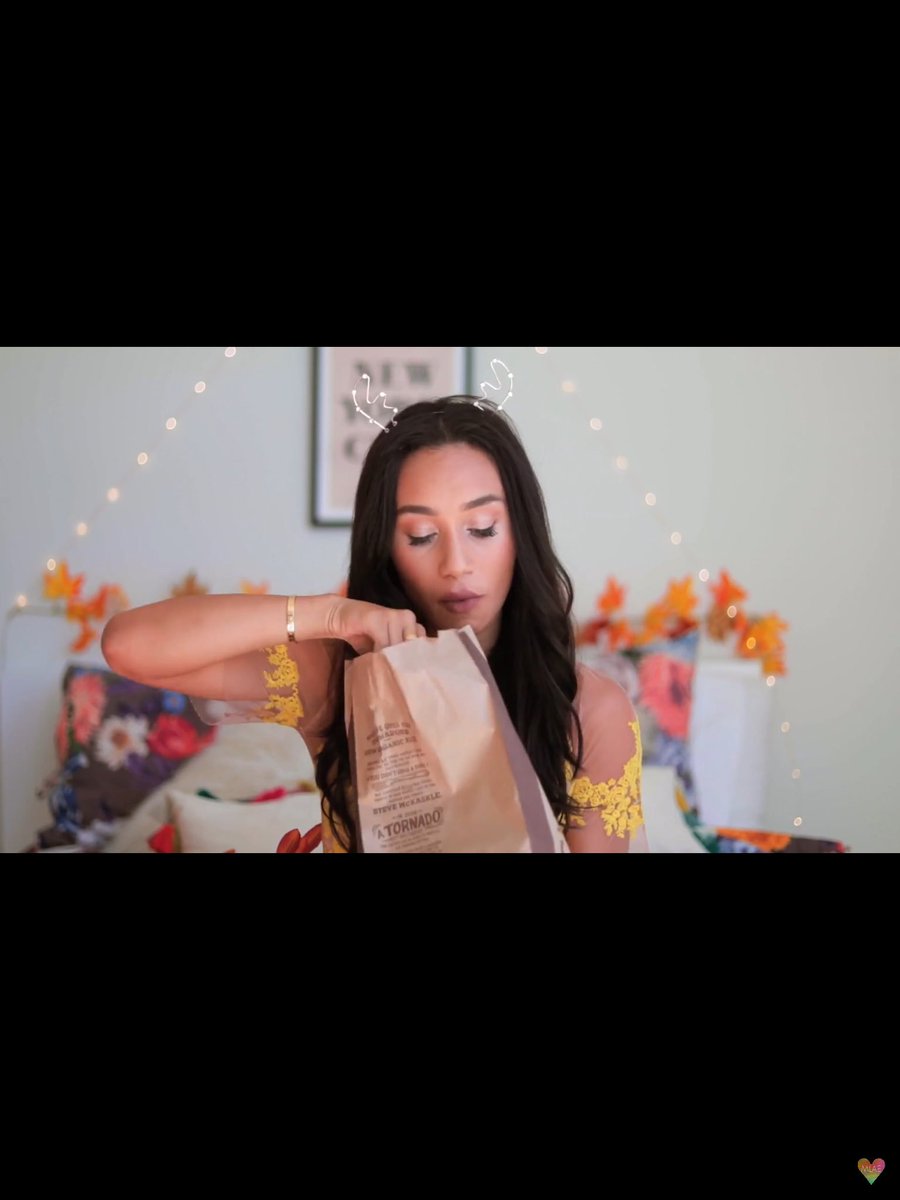 afterglowchlo's tweet photo. #NewEvaVideo I loved this video so muchβ€οΈβ¨can't wait for more fall videos because there my favourites @lifeaseva ππ https://t.co/Bj5O1MxwZX