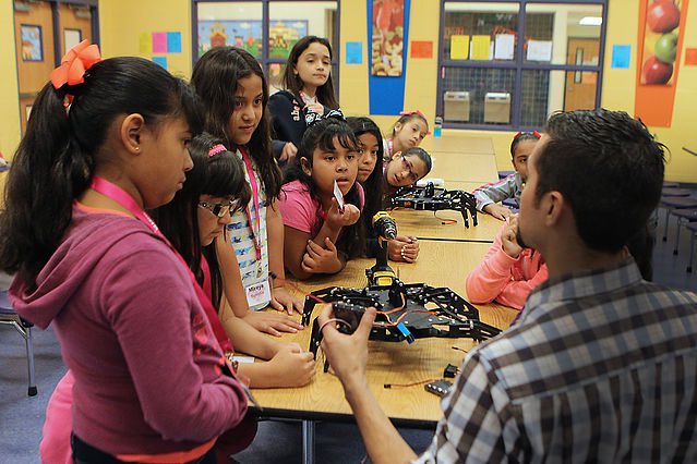 TexasGraduate's tweet image. Thank you @lajoyaisd School Board for recognizing 2016 GEM Camp, focused on improving girl's confidence in math &amp;amp; awareness of #STEM careers