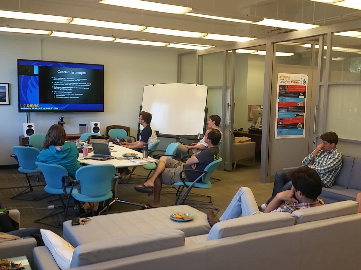 monsterbashseq's tweet photo. .@ctitusbrown "spies" :) on campus enjoying your talk #infinitedata @bodegamarinelab @ucd_cmsi https://t.co/zSRgjuJY4P