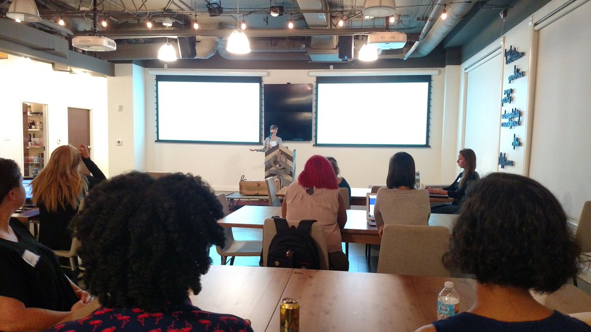 Getting #OrlandoLadyDevs started with <a href="/CassandraWilcox/">Cassandra Wilcox</a>! So glad <a href="/TheIronYard/">The Iron Yard</a> can help sponsor this awesome meetup