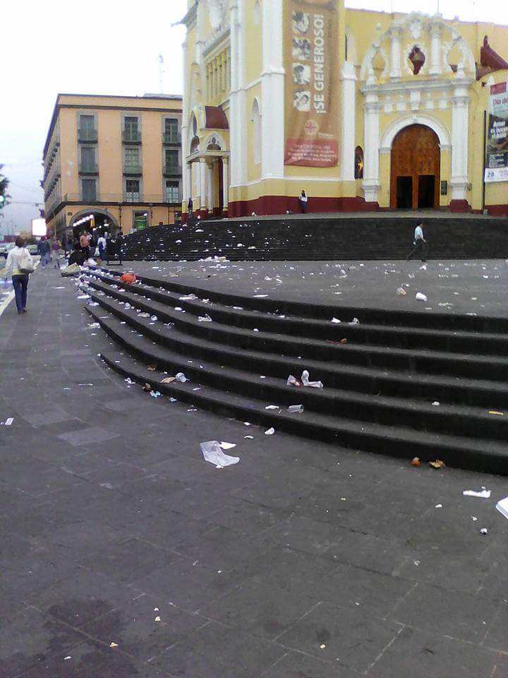gianafer's tweet photo. En el pedir esta el dar😬😬😈😈😠😠 xalapeños ponganse a Barrer😤😤 https://t.co/Z74kPagJ5X