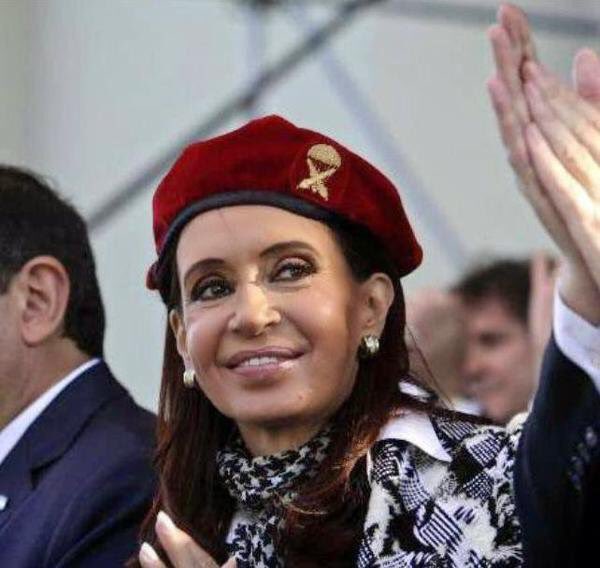 Como nos mintió con la pobreza. Decía que era el 5 %. CARADURA. Y decían que teníamos menos pobres que Alemania