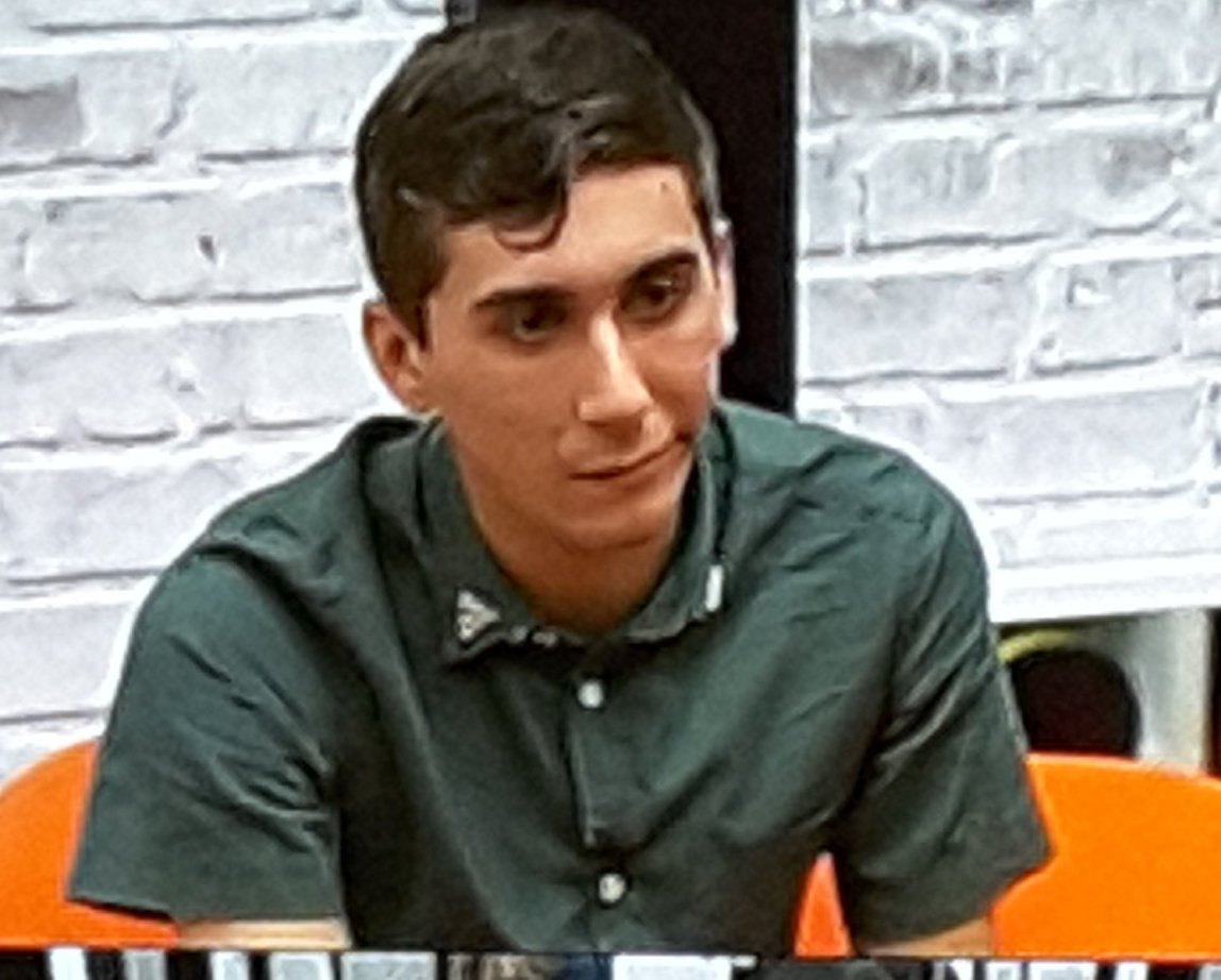 ERTHDOGEBB's tweet photo. #bbott the F2 !! 🍷 https://t.co/C0CUZJOoQd