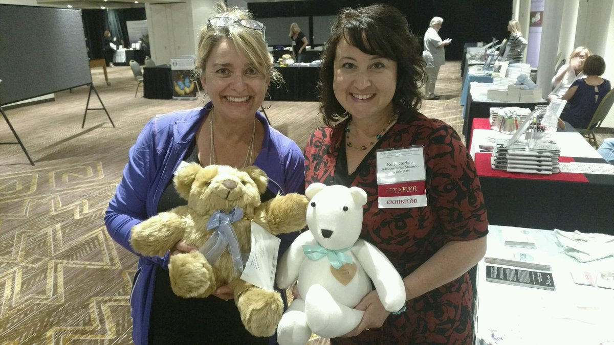 SuffGrace's tweet image. @thecomfortcub  and the Comfort Cub together @PLIDAnetworking #IPBC2016