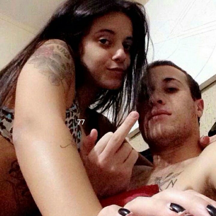 77clov's tweet image. Não vou viver sem te ver sorrir!!