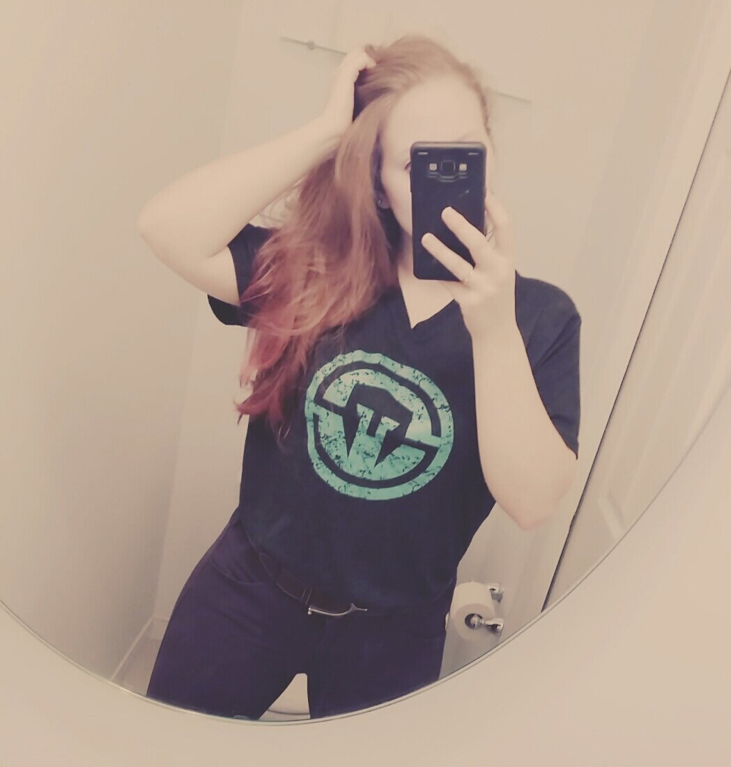 BitsAndBurberry's tweet photo. #rootd~ 
Someone asked me why I was wearing an @Immortals shirt when they weren't at worlds... shame they don't know what a true fan is 😒 https://t.co/VRp1dkfAP5