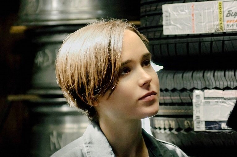 <로렐> 상영회, 오늘 5시 50분 외솔관110입니다! 아직 자리가 꽤 남았으니, 지금 신청하셔도 늦지 않았어요! 오셔서 준비된 간식 양껏 드시고 요로코롬 잘생쁜 엘렌 페이지도 화면 가득 보시고 (づ_ど)