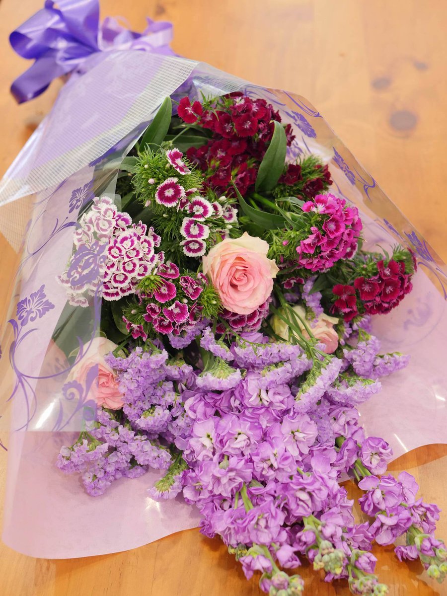 HelloVF's tweet photo. Today's Bouquet of the Day :-)
Order online at https://t.co/itGEFH4D8e
#VictoriasFlowers #TheArtOfGiving #getcourage https://t.co/96Ku1TSrUA
