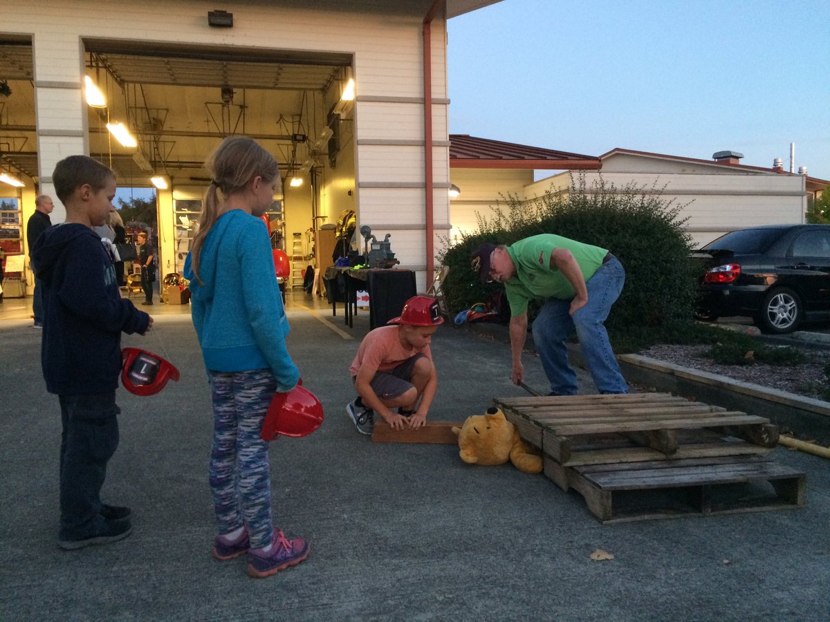 ReadySnoCo's tweet photo. Lifting & Cribbing!
#ReadyFest #ReadySnoCo https://t.co/Gs3BxGDxRE