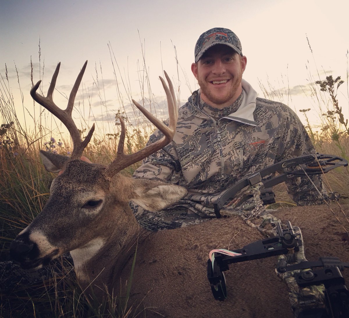 What do you do on your bye week? You get your first bow buck! Thanks <a href="/DougBurgum/">Doug Burgum</a> for the help!!! #ndlegendary #Sitka